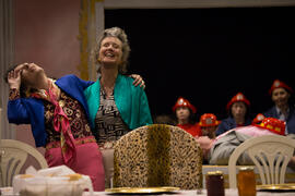 O Senhor Biedermann e os Incendiários, Teresa Valente